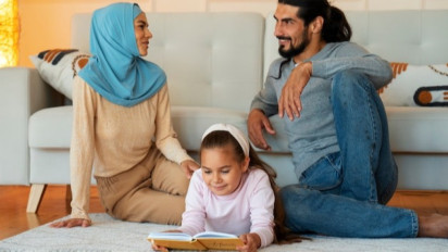 Tafsir Surah An-Nisa Ayat 35,  Hadapi Permasalahan Suami dan Istri, Perlukah Orang Ketiga untuk Melerai? Simak Penjelasannya