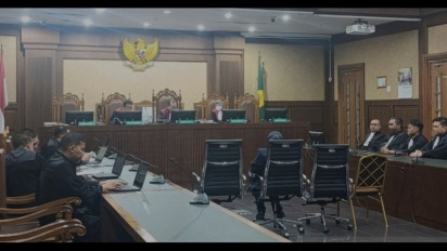 Majelis Hakim Tuntut Tiga Terdakwa Kasus Korupsi Tol MBZ Pidana Penjara 3-4 Tahun