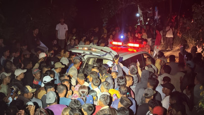 Setelah 3 Jam Pencarian, Kades Sopping yang Terjun ke Danau Toba Berhasil Dievakuasi