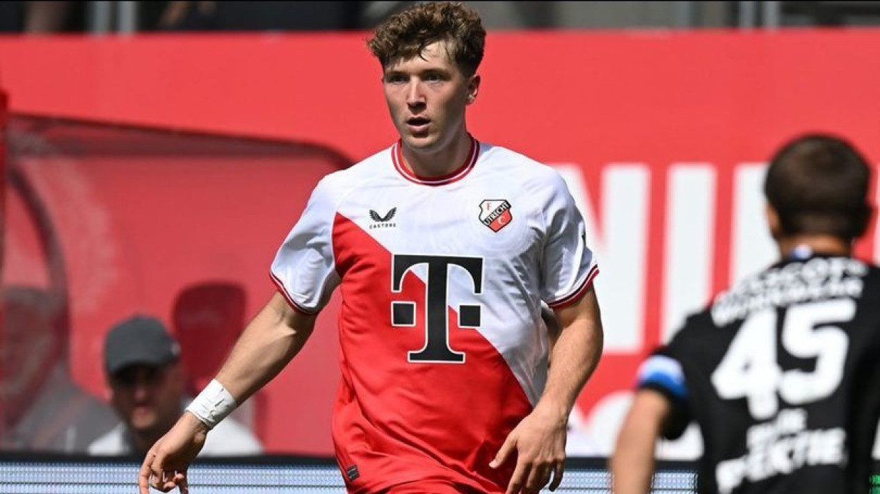 Lolos dari 'Pemecatan', Pelatih FC Utrecht Ultimatum Pemain Keturunan Indonesia Ole Romeny, Ada Apa?
            - galeri foto