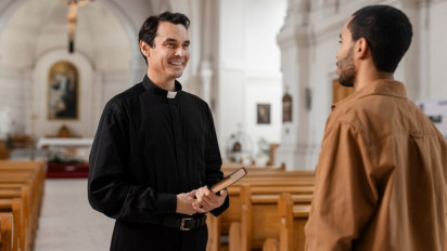 Bingung Menentukan Jalan Hidupmu? Baca Dulu Renungan Harian dan Doa Malam Kristen untuk Memohon Bimbingan-Nya!