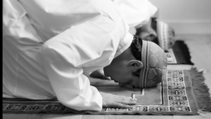 Mengejar Keistimewaan Tahajud, Lebih Afdhol Bukan 4 Rakaat, Kata Ustaz Adi Hidayat Kalau Nabi Muhammad SAW sampai..