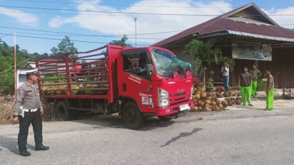 Mobil Pengangkut Tabung Gas Elpiji Tiga Kilo di Karimun Terbalik, Pengemudi Dilarikan ke Rumah Sakit