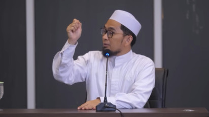 Habis Shalat Ikut Doa Bersama Imam, Memangnya Boleh? Ternyata Kata Ustaz Adi Hidayat Hukumnya...