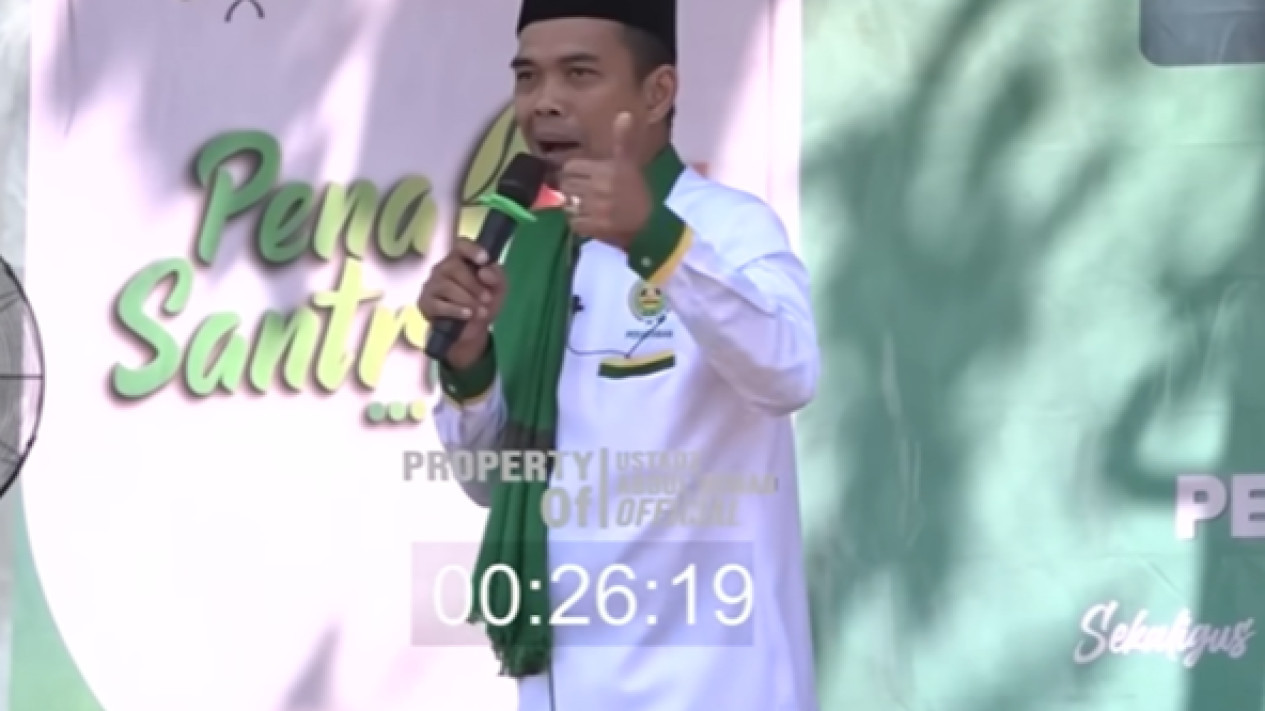 Senyum-senyum saat Shalat, Bikin Batal atau Tidak? Ustaz Abdul Somad Tegaskan Hukumnya Itu...
            - galeri foto