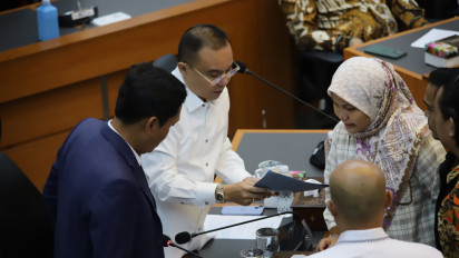 Memohon-mohon ke Komisi III DPR, Isak Tangis Ibunda Afif Maulana Pecah: Saya Tidak Ikhlas...