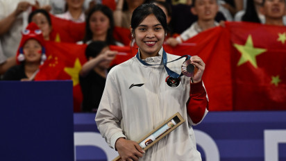 Sebelum Terima Medali Olimpiade, Gregoria Mariska Tunjung Jenguk Carolina Marin