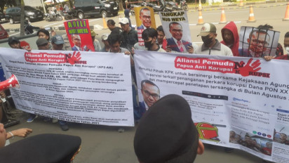 Massa AP2-AK Desak KPK Usut Dugaan Korupsi PON Papua