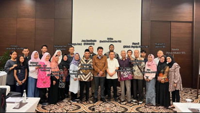 Momen Dasco dan Habiburokhman Bertemu Keluarga Aktivis 98