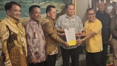 Airlangga Serahkan Rekomendasi pada Ansar-Nyanyang untuk Pilkada Kepri