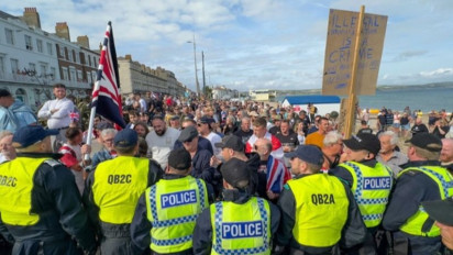 Aksi Intoleran di Inggris Semakin Memanas, Massa Pendukung Islam Turun ke Jalan Menolak Kekerasan