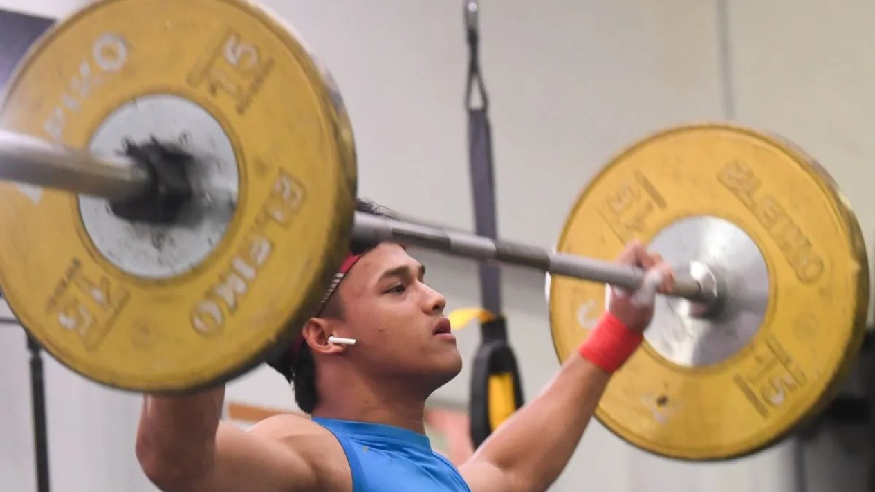 Harapan Emas Indonesia di Olimpiade Paris 2024, Ketua KOI Sebut Lifter Rizki Juniansyah Ditakuti Para Lawan
            - galeri foto
