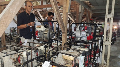 Musim Kemarau, Petani di Brebes Ramai-ramai Tebus Pompa Air di Pegadaian