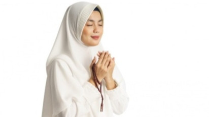 Mumpung Jumat dan Sore Hari, Tolong Para Istri Amalkan Doa Ini, Ustaz Adi Hidayat Bilang Bisa Bikin Bebas dari Utang Dunia