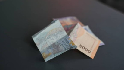 Kalau Nemu Uang di Jalan Boleh Dipakai atau Sebaiknya Disedekahkan Saja? Ustaz Adi Hidayat Bilang Kalau Statusnya...