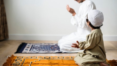 Punya Masalah Utang dan Mau Rezeki Berlimpah Coba Shalat Dhuha, Kata Ustaz Adi Hidayat Lakukan di Waktu Ini Maka Dilancarkan ...