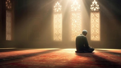 Waktu Terbaik Untuk Istighfar, Ustaz Adi Hidayat Katakan Setelah Tahajud Jelang Subuh: Saat Doa Dikabulkan