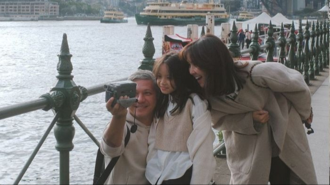 Gisel dan Gading Marten Rujuk Kembali? Simak Terawangan Terbaru dari Denny Darko
            - galeri foto