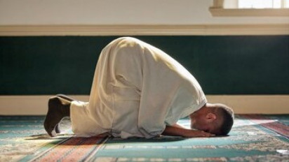 Meraih 4 Keistimewaan Tahajud yang Tidak Didapatkan di Shalat Lain, Ustaz Adi Hidayat Ingatkan Nabi Muhammad SAW Mengerjakan Sebanyak...