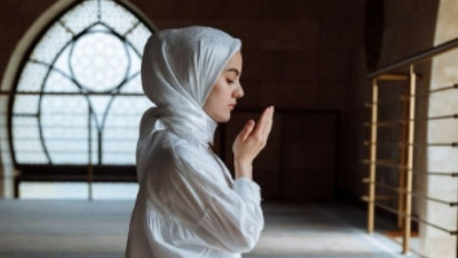 Jangan Kaget Jika Semua Hajat Langsung Dikabulkan, Ternyata Kata Ustaz Adi Hidayat Tiga Adab Doa Ini yang Jadi Kunci Utama