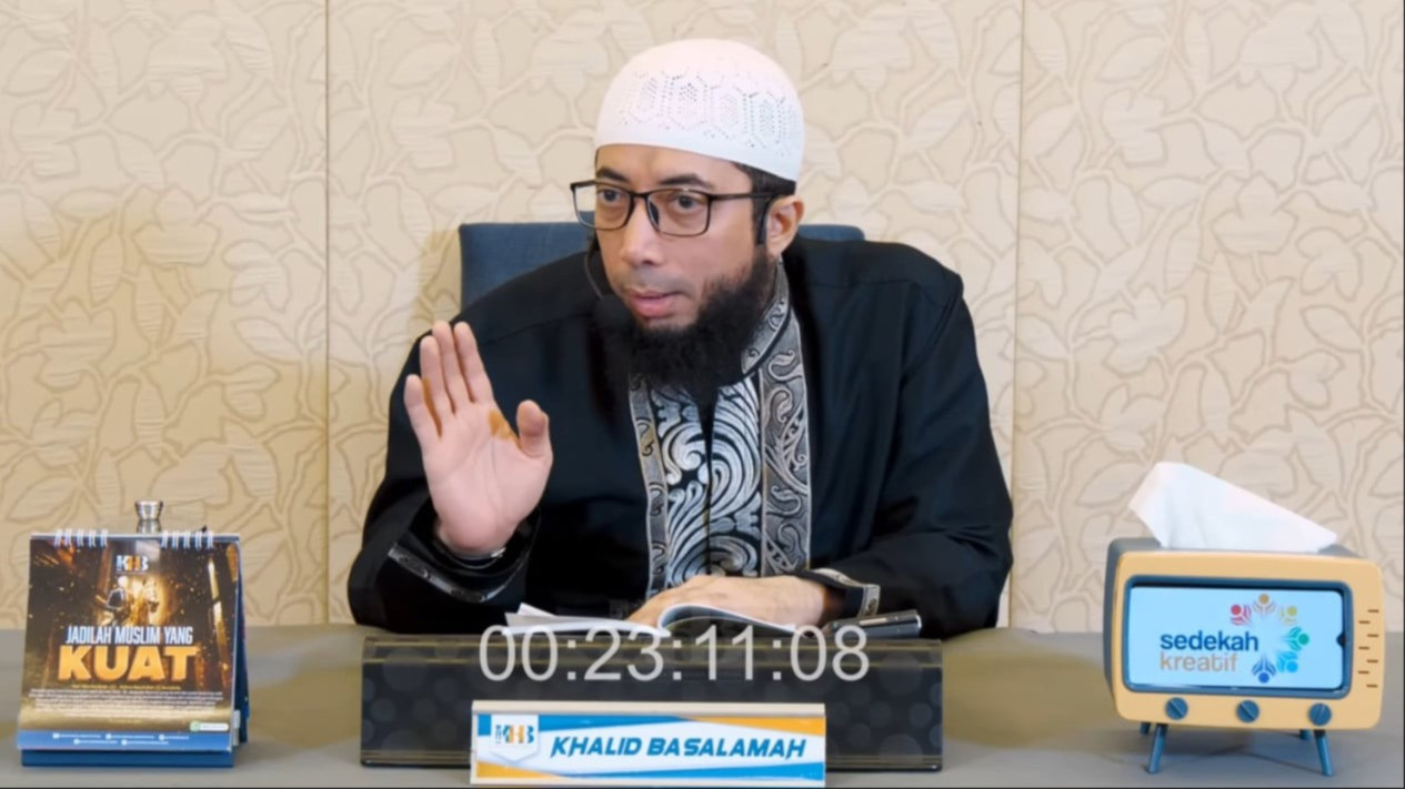 Mulai Sekarang Jangan Langsung Tidur Coba Amalan Ini, Kata Ustaz Khalid Basalamah Bantu Anda Segera Lunasi Utang
            - galeri foto