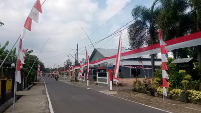 Meriahkan HUT RI ke 79, Warga Satu Dusun di Kabupaten Banyumas Bentangkan Bendera 1.800 Meter