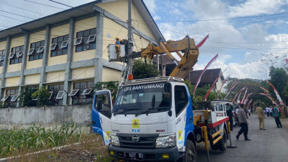 Tersengat Kabel Utama PLN, Tukang Listrik di Banyuwangi Tewas Tersangkut Tiang Beton