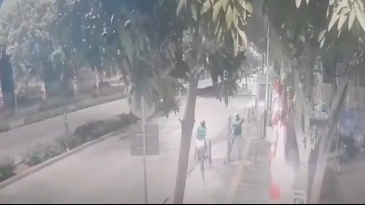 Kasus Kantor KPU Jakarta Utara Diteror Bangkai Ayam, Polisi Periksa 10 Saksi, Pelaku Belum Teridentifikasi
            - galeri foto