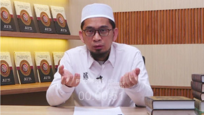 Apa Boleh Menahan 'Kentut' saat Sedang Salat? Ternyata Begini Penjelasan dari Ustaz Adi Hidayat