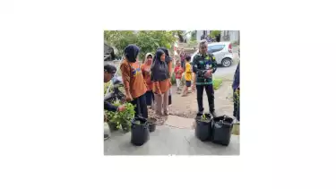 PNM bersama mahasiswa KKN Universitas Jendral Soedirman (Unsoed) bekerjasama dalam memberikan pemberdayaan masyarakat di Desa Darmasuci, Kecamatan Pangkah, Kabupaten Tegal.