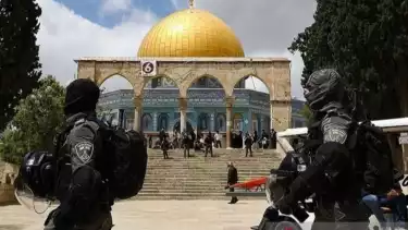 Penyerbuan kompleks Masjid al-Aqsa di Yerusalem Timur