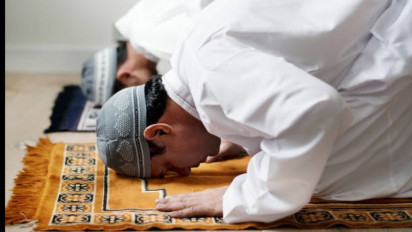 Shalat Dhuha Cuma Bisa Baca Al Ikhlas, Apakah Sah Ibadahnya? Tegas Hukumnya Syekh Ali Jaber Sebut Disesuaikan dengan...