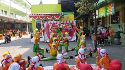 Peringati HUT RI ke-79, Ratusan Siswa di Sidoarjo Ikuti Lomba Unik Semarak Kemerdekaan