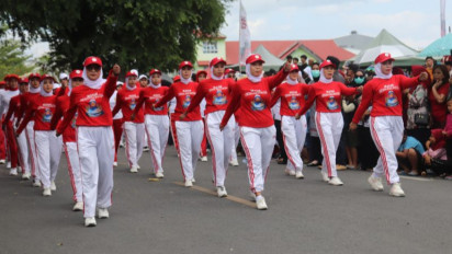 Masyarakat Selayar Antusias Menonton Gerak Jalan Ceria Sambut HUT RI ke-79