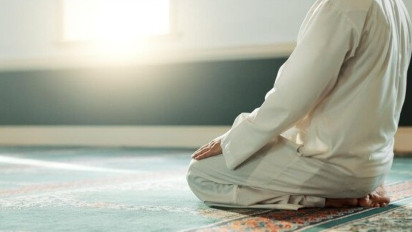 Syekh Ali Jaber Ingatkan Waktu Mustajab di Jumat Sore: Lekas Berdoa Karena Akan Dikabulkan