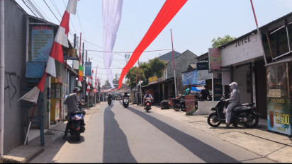 Melihat Kemeriahan HUT ke-79 RI di Bekasi, Mulai dari Pawai Anak-Anak Hingga Pemasangan Bendera 750 Meter