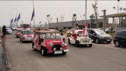 HUT Kemerdekaan ke-79 RI, Komunitas Mini Cooper Keliling BSD Bentuk Formasi Merah Putih