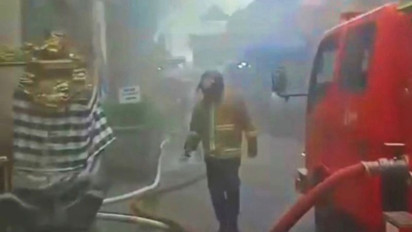 Kebakaran Pasar Seni Ubud Bali, Belasan Branwir Dikerahkan