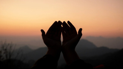 Surah Al-Baqarah Ayat 37: Nabi Adam AS dan Siti Hawa Menyesal, Allah SWT Menerima Tobatnya