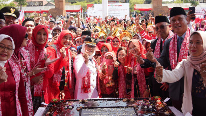 Rayakan HUT RI ke-79, Bupati Nina Agustina Hadiahkan Jaminan Kemudahan Layanan Kesehatan untuk Masyarakat Indramayu