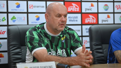 Pelatih Persib Waspadai Kekuatan Lini Tengah Dewa United yang Bertabur Bintang