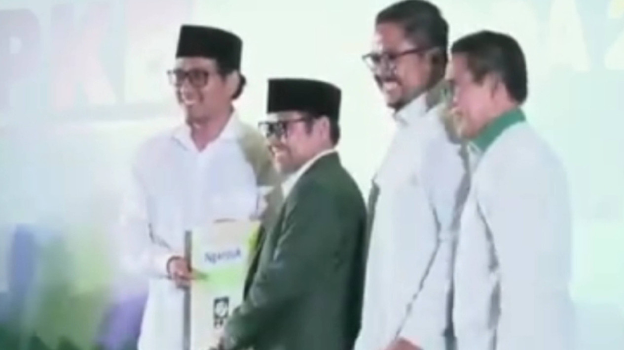 Pilkada Nganjuk, Muhibbin dan Aushaf Terima Rekom PKB, Gerindra Diprediksi Segera Menyusul
            - galeri foto