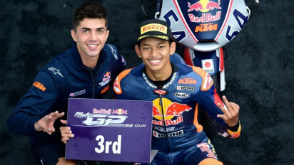 Merah Putih Berkibar, Pembalap Indonesia Sukses Raih Podium di Ajang Red Bull Rookies Cup 2024