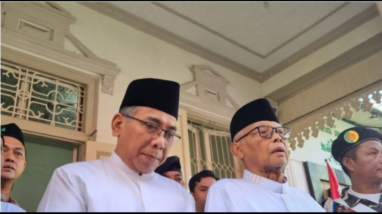 Telak! PBNU Minta PKB Kembalikan Kepemimpinan Ulama, Yahya Cholil Staquf: Kami Melaporkan Kepada Kiai Sepuh
            - galeri foto