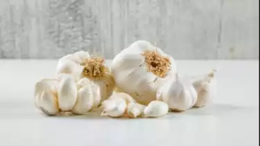 Simak manfaat bawang putih.