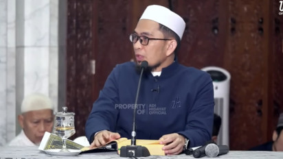 Imam Baca Doa Qunut Subuh, Makmum Harus Angkat Tangan atau Diam Saja? Ternyata Kata Ustaz Adi Hidayat Wajib...
