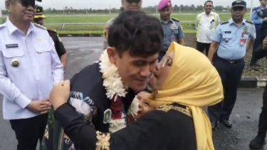 Peraih Emas Olimpiade Veddriq Leonardo Disambut Meriah Saat Pulang Kampung