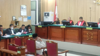 Mantan Gubernur Maluku Utara AGK Dituntut 9 Tahun Penjara