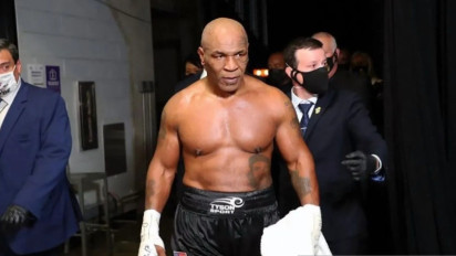 Gelagat Mike Tyson Berubah Drastis Jelang Tinju Lawan Jake Paul, Terlihat Linglung dan Kehilangan Jati Diri