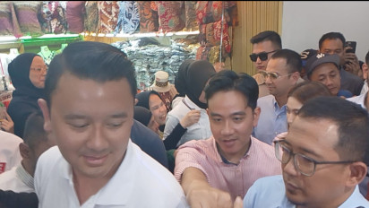 Gibran Lebih Memilih Sapa Warga di Pasar Baru Bandung di Tengah Maraknya Aksi Unjuk Rasa Mahasiswa Terhadap MK